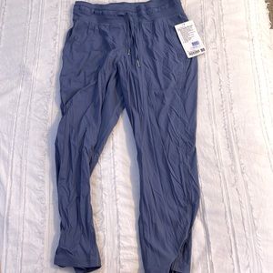 lululemon dance studio MR crop